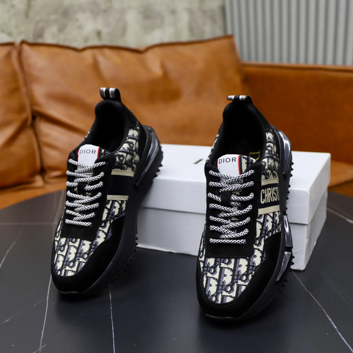 Ex-factory price: 462💰🙅‍♂️🙅‍♂️🙅‍♂️ Brand: Dior DIOR Standard code: 38-44 (45 customized) Grade: Same as the official website Material: Original material splicing Comfortable and breathable lining Lightweight and wear-resistant sports outsole Style category: Men's fashionable casual shoes Running sneakers Distinguished luxury brand elements Top luxury Color: actual picture color